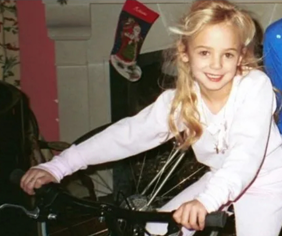 Jonbenet Ramsey in 1996 on Christmas